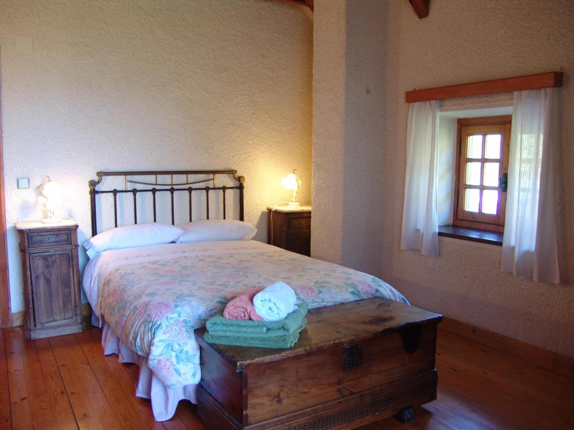 Casas De Zapatierno Guest House Espierba Phòng bức ảnh
